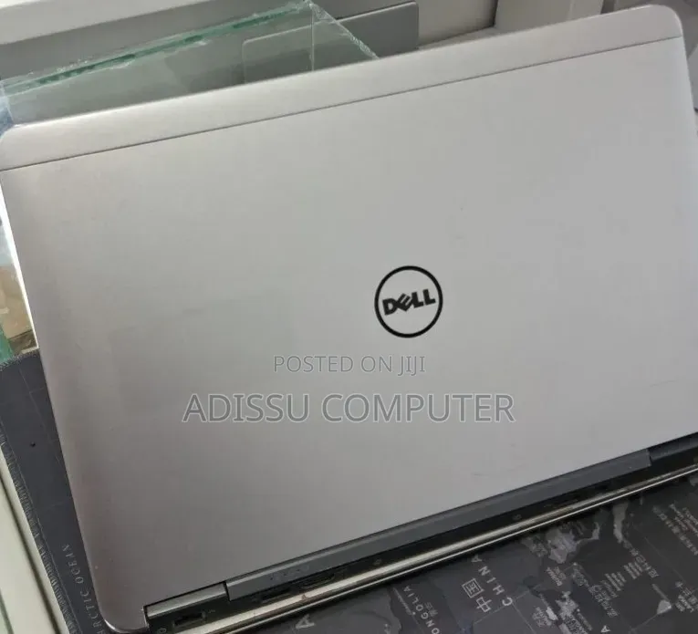 New Laptop Dell Latitude E7240 8GB Intel Core i5 SSD 256GB