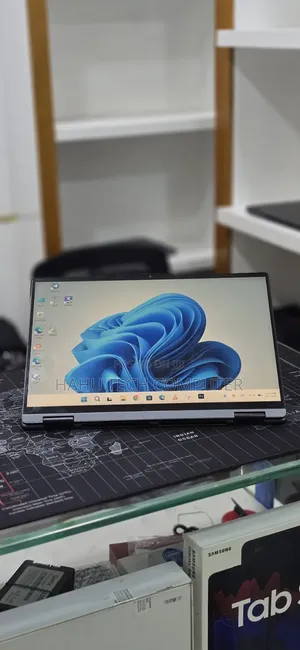 New Laptop Lenovo Yoga 7i 16GB Intel Core Ultra 5 SSD 512GB