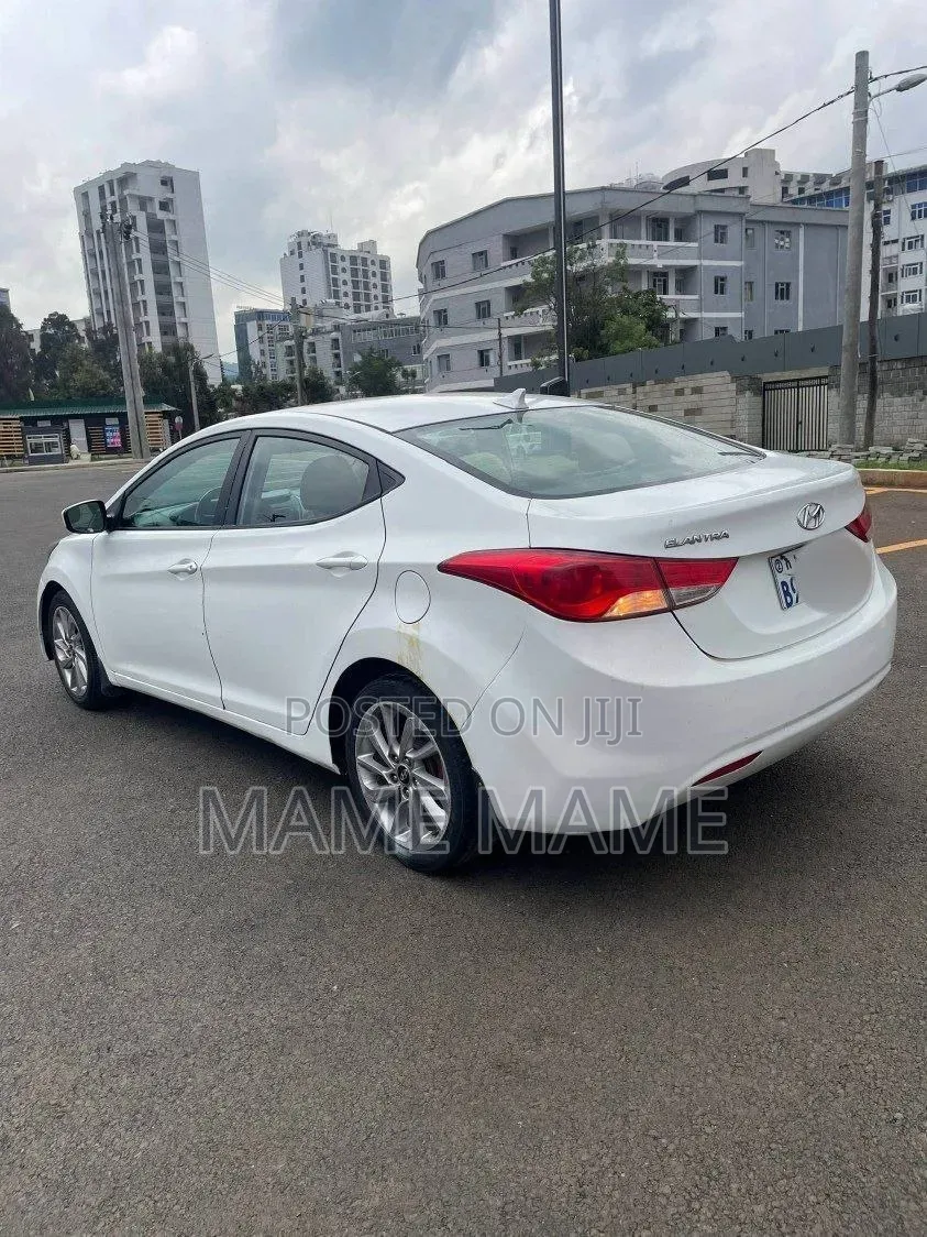 Hyundai Elantra 2014 White
