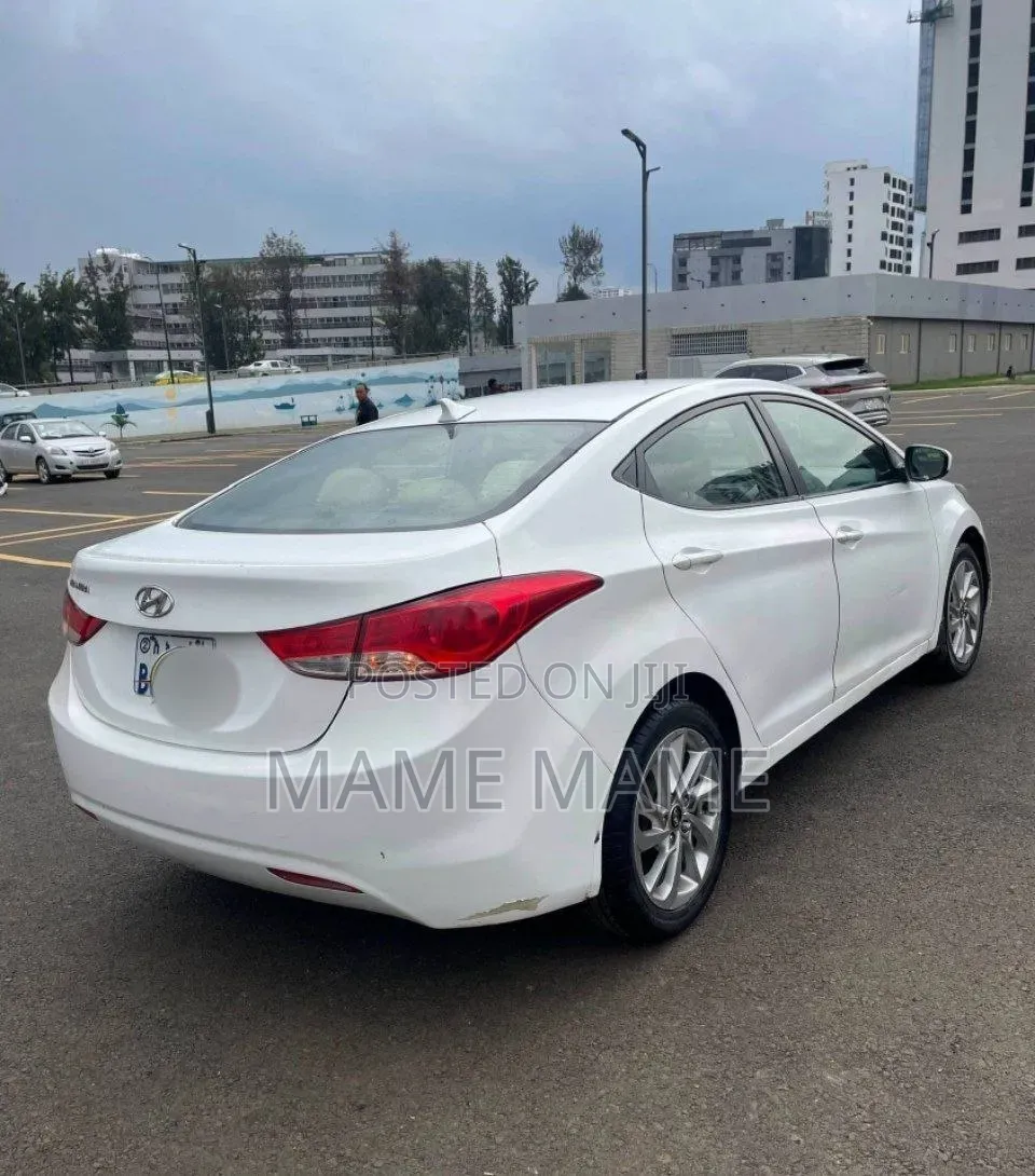 Hyundai Elantra 2014 White