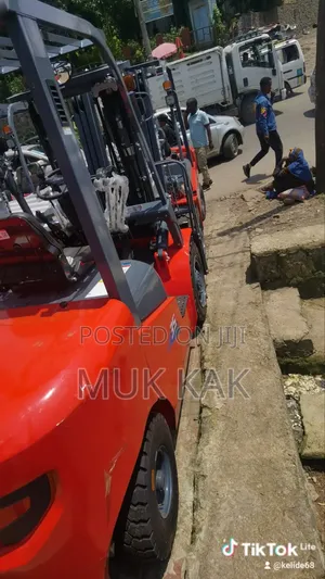 Forklift 00