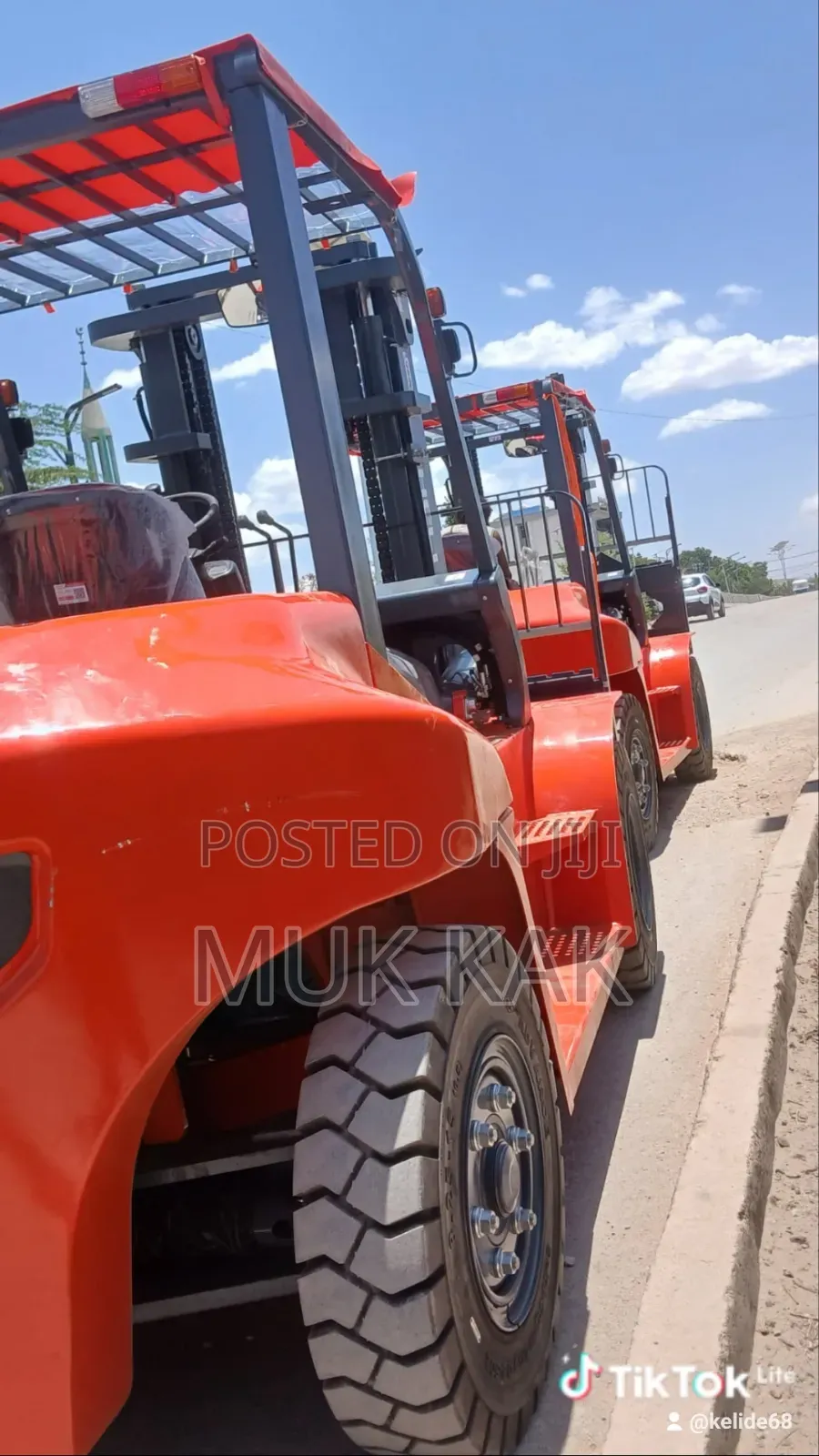 Forklift 00