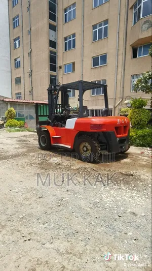 Forklift 00