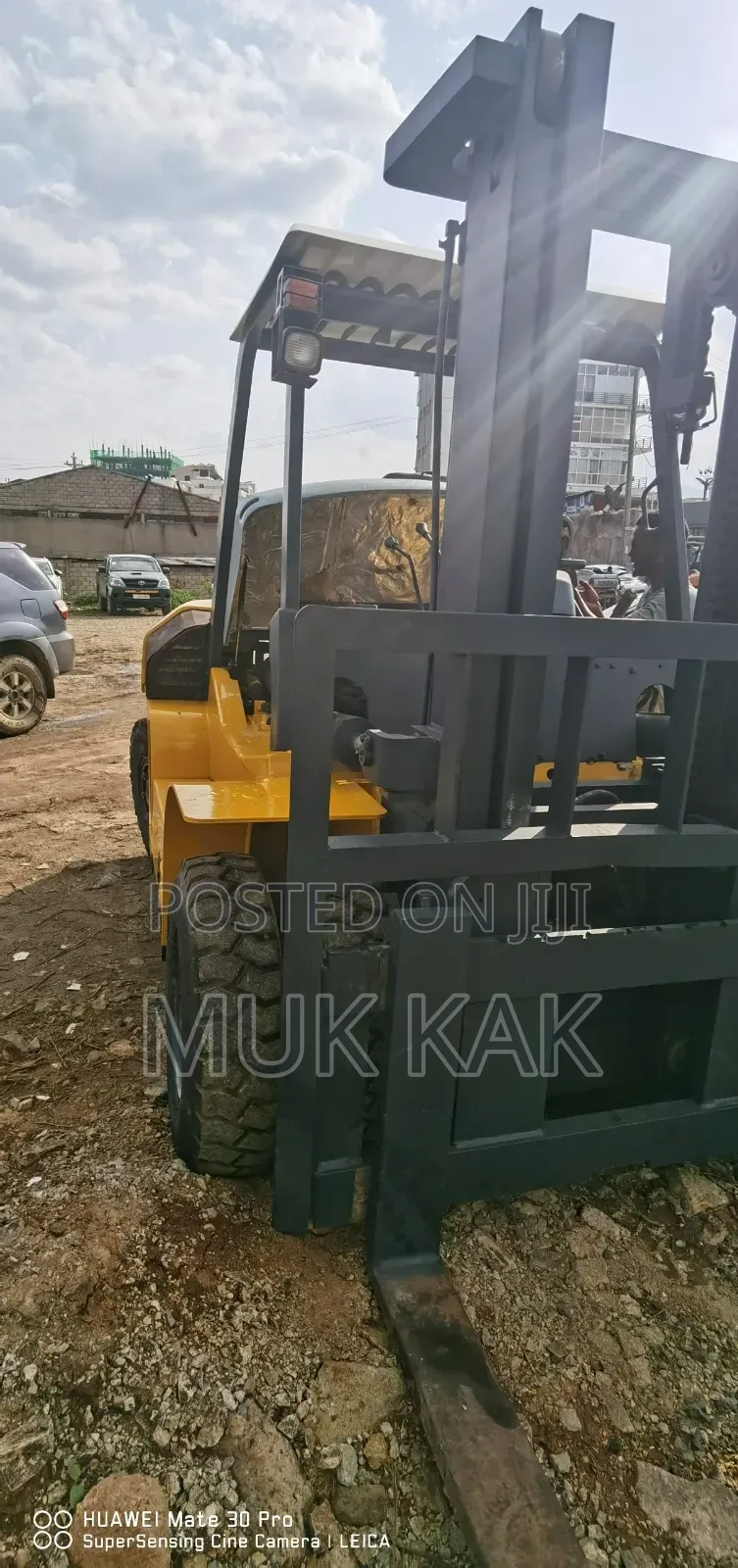 Forklift 00