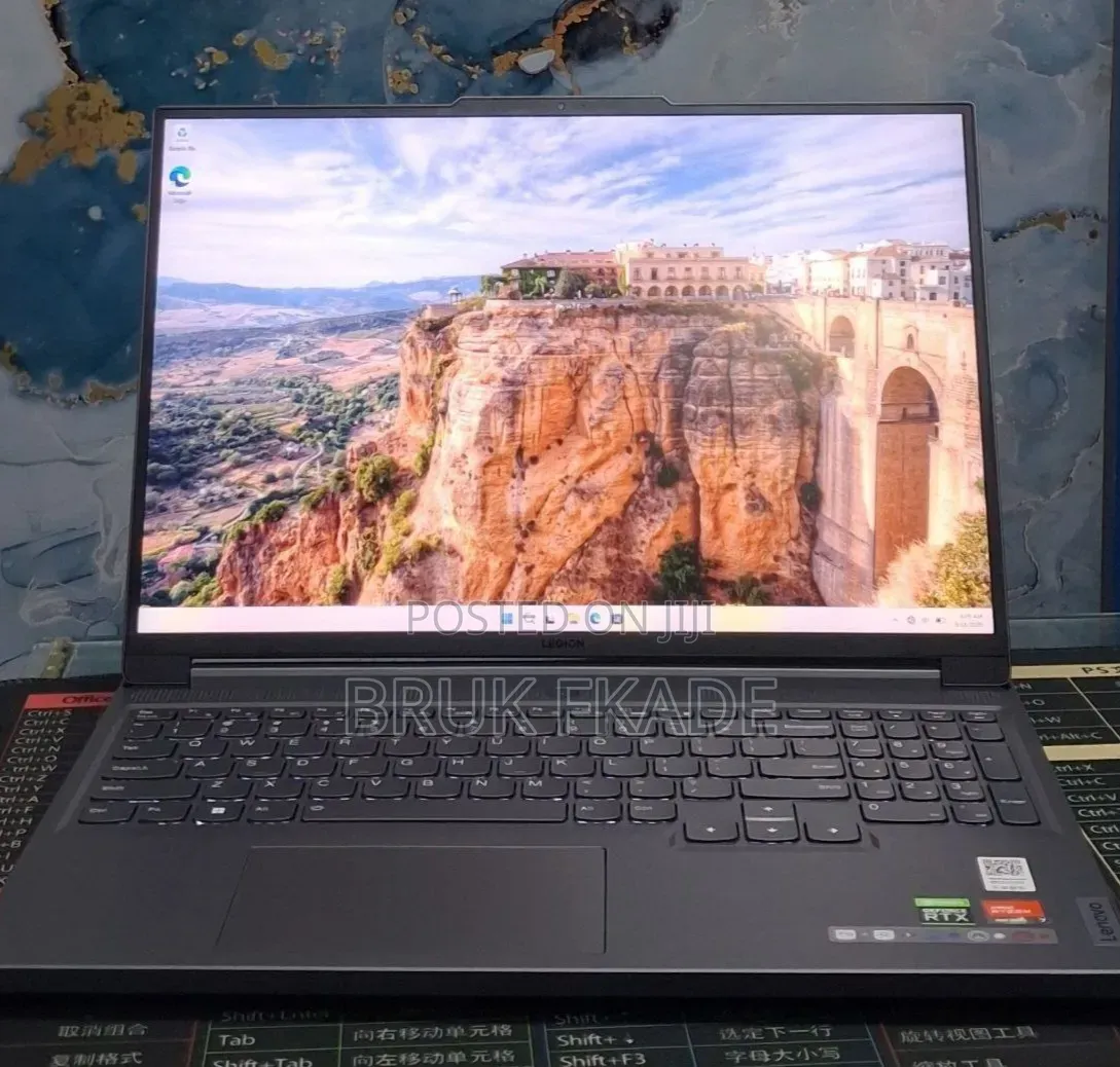 New Laptop Lenovo Legion 5 16GB AMD Ryzen 7 SSD 1T