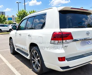 Toyota Land Cruiser 2012 White