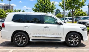 Toyota Land Cruiser 2012 White