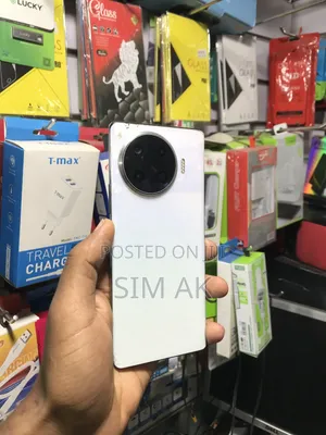 Tecno Spark 20 256 GB White