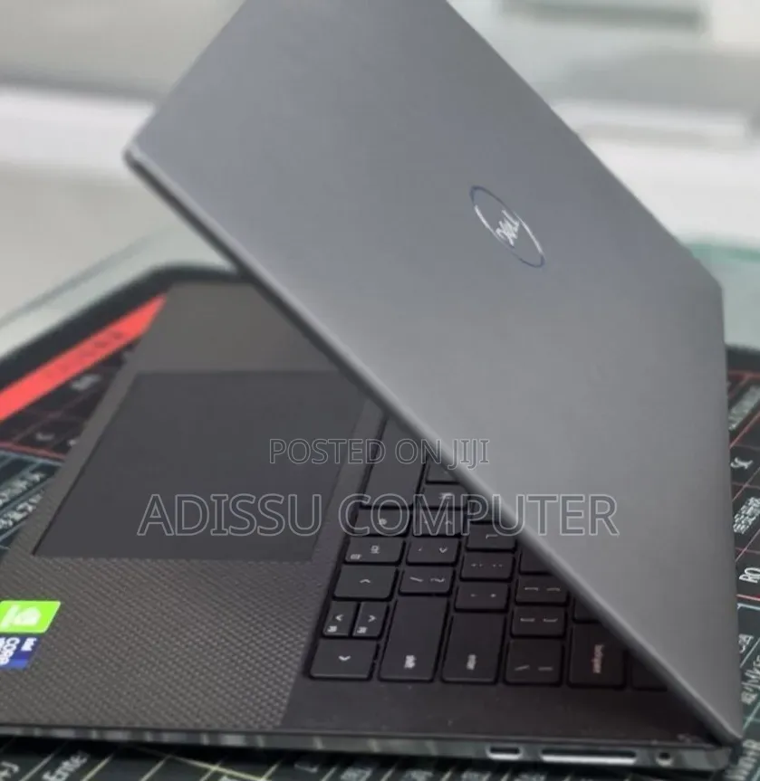 New Laptop Dell Precision 5560 16GB Intel Core i9 SSD 512GB