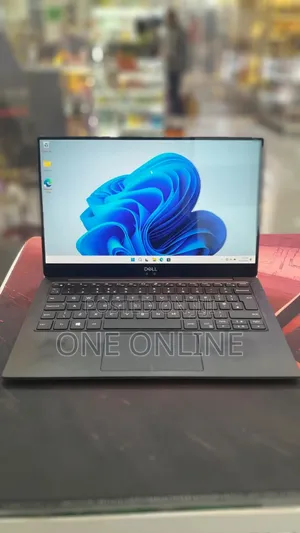 New Laptop Dell XPS 13 8GB Intel Core i5 SSD 256GB