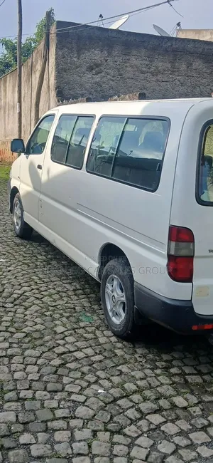 Toyota HiAce 2011 White