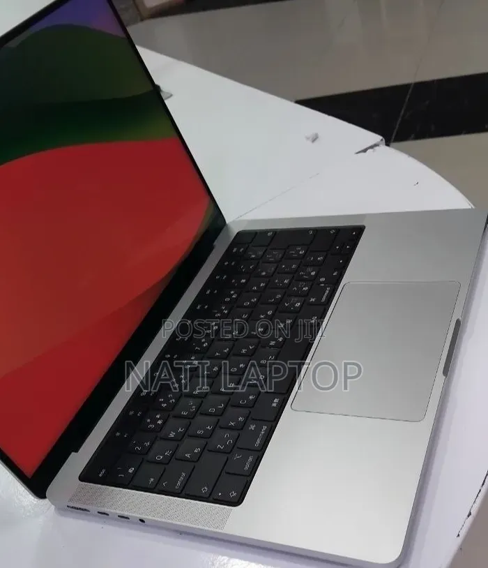 New Laptop Apple MacBook Pro 2024 M4 16GB Apple M4 SSD 512GB