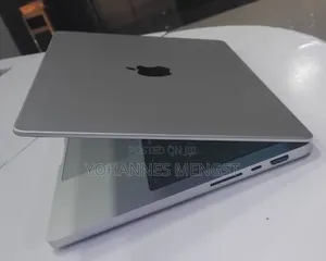 New Laptop Apple MacBook Pro 2024 M4 16GB Apple M4 Pro SSD 512GB