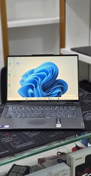 New Laptop Lenovo ThinkPad Yoga 16GB Intel Core Ultra 5 SSD 512GB