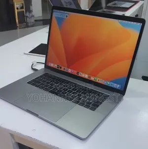 New Laptop Apple MacBook Pro 2017 16GB Intel Core i7 SSD 512GB