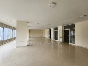 Prime 400 SQM Office Space | Modern Spacious