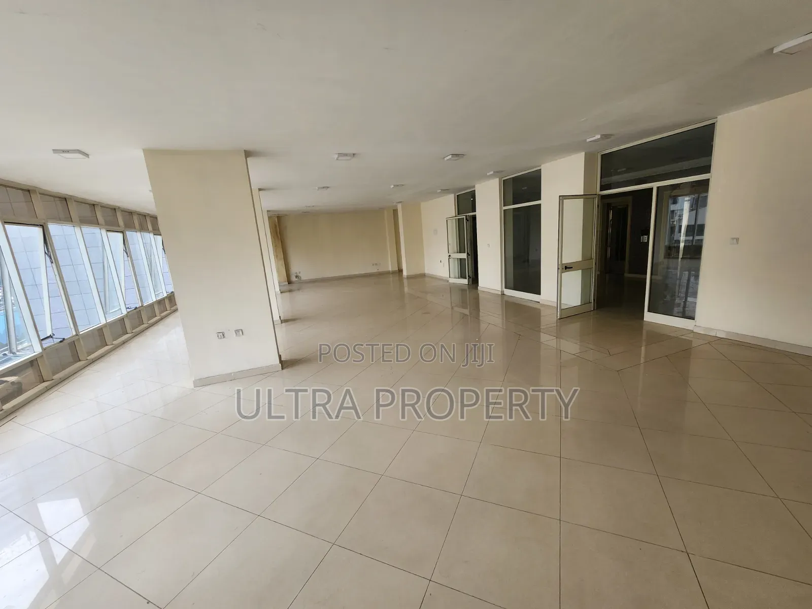 Prime 400 SQM Office Space | Modern Spacious