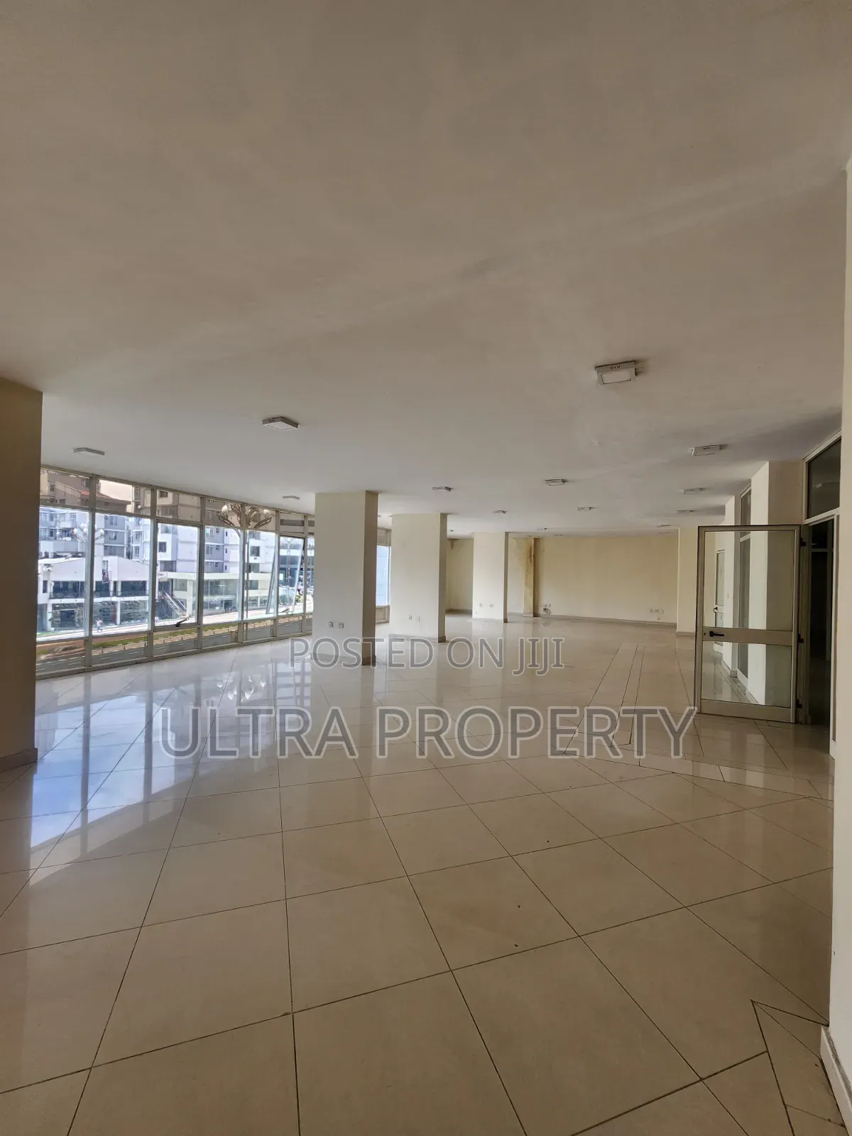 Prime 400 SQM Office Space | Modern Spacious