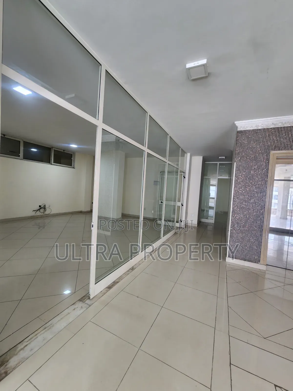 Prime 400 SQM Office Space | Modern Spacious