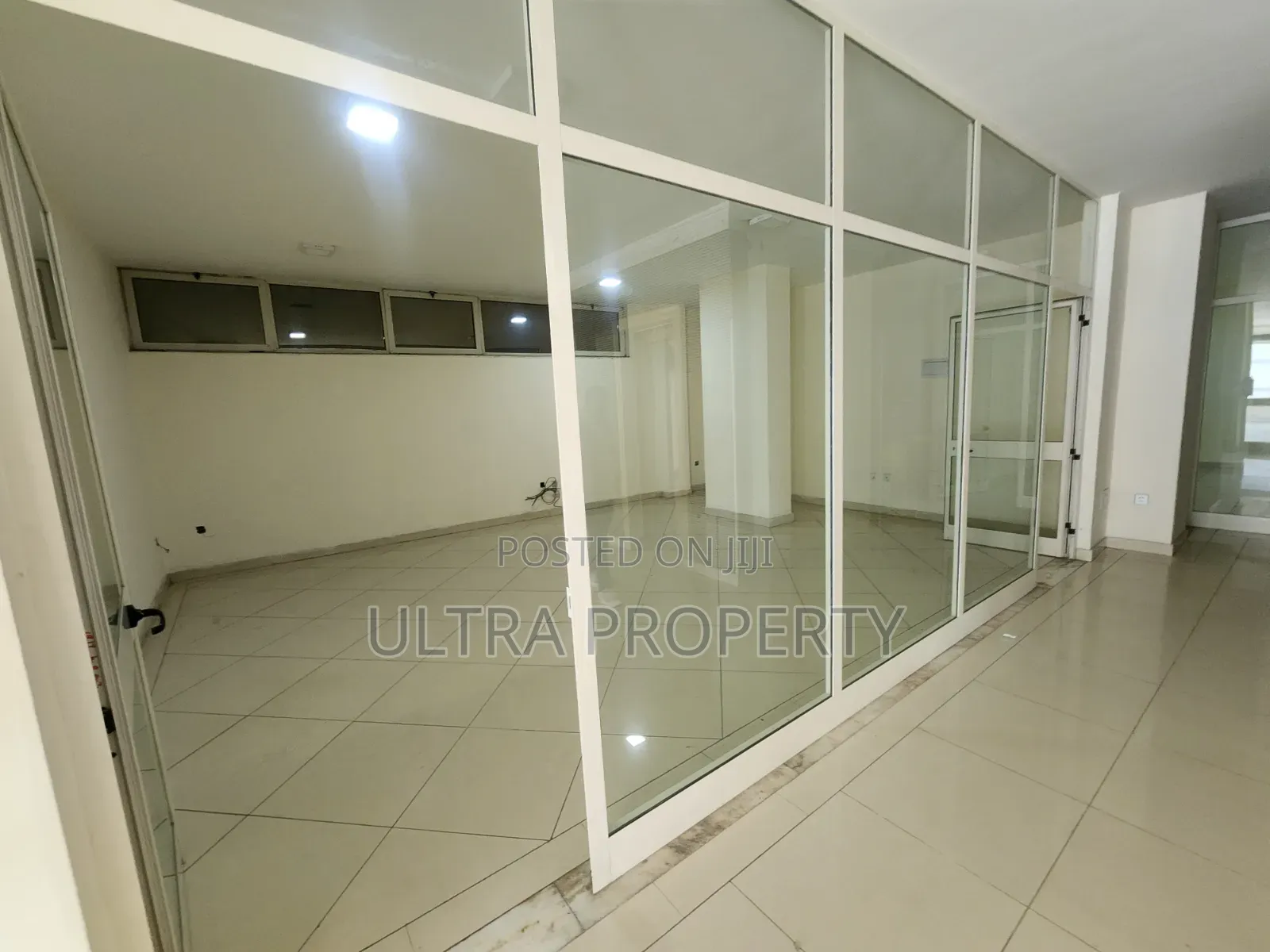 Prime 400 SQM Office Space | Modern Spacious