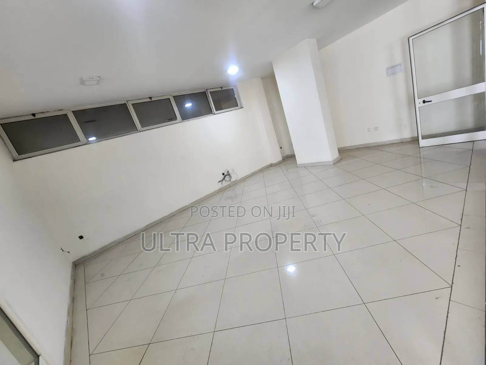 Prime 400 SQM Office Space | Modern Spacious