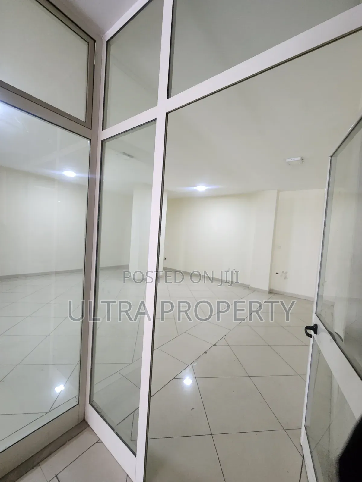 Prime 400 SQM Office Space | Modern Spacious