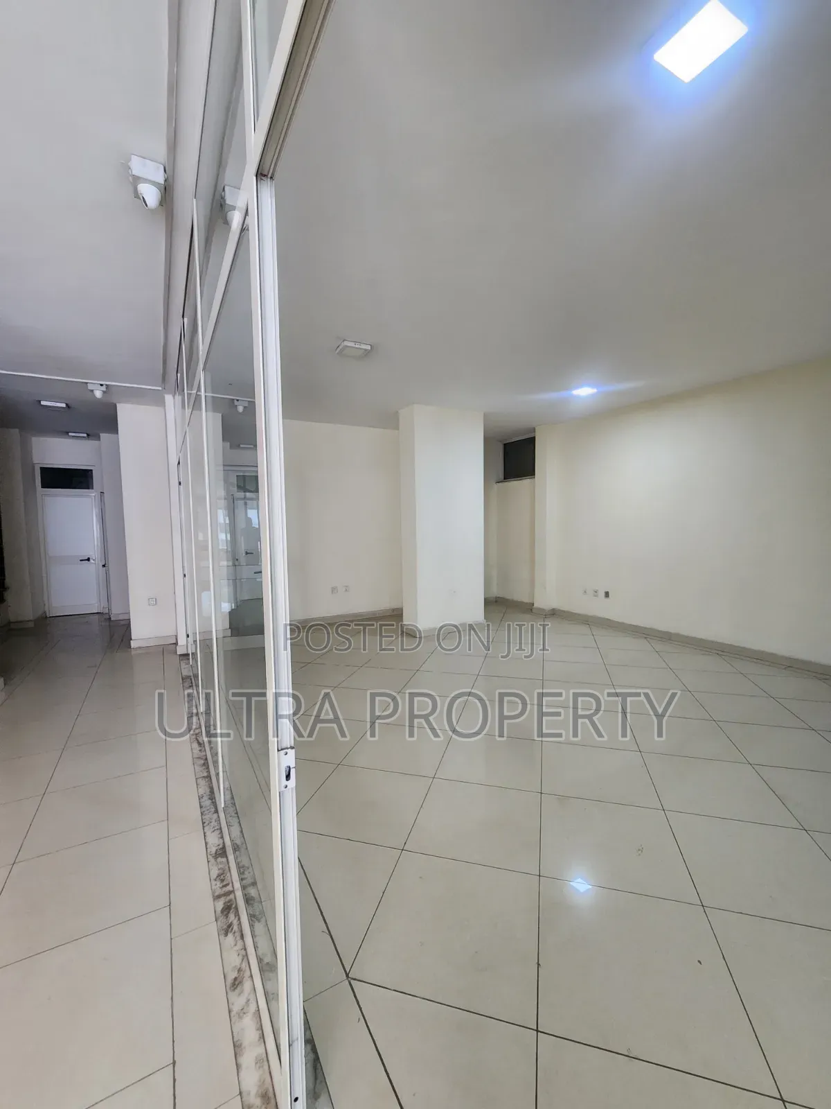 Prime 400 SQM Office Space | Modern Spacious