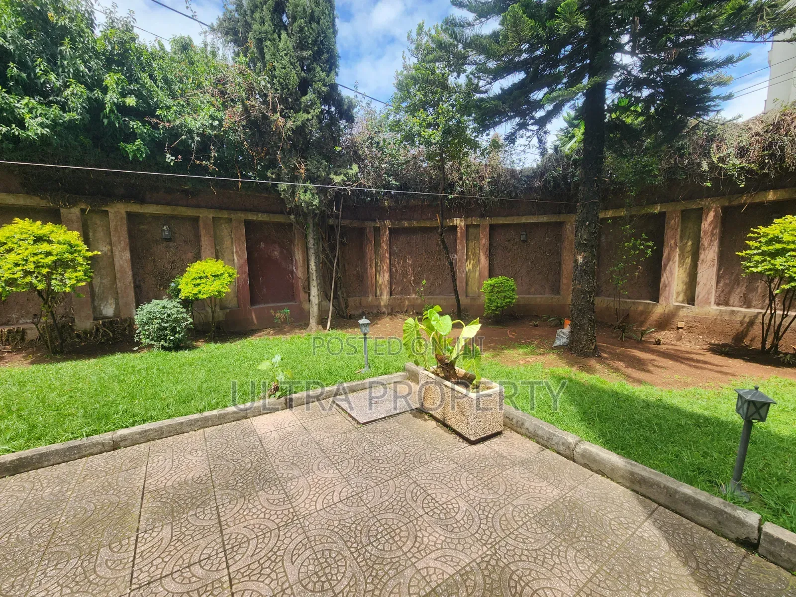 5bdrm House in Bole for rent