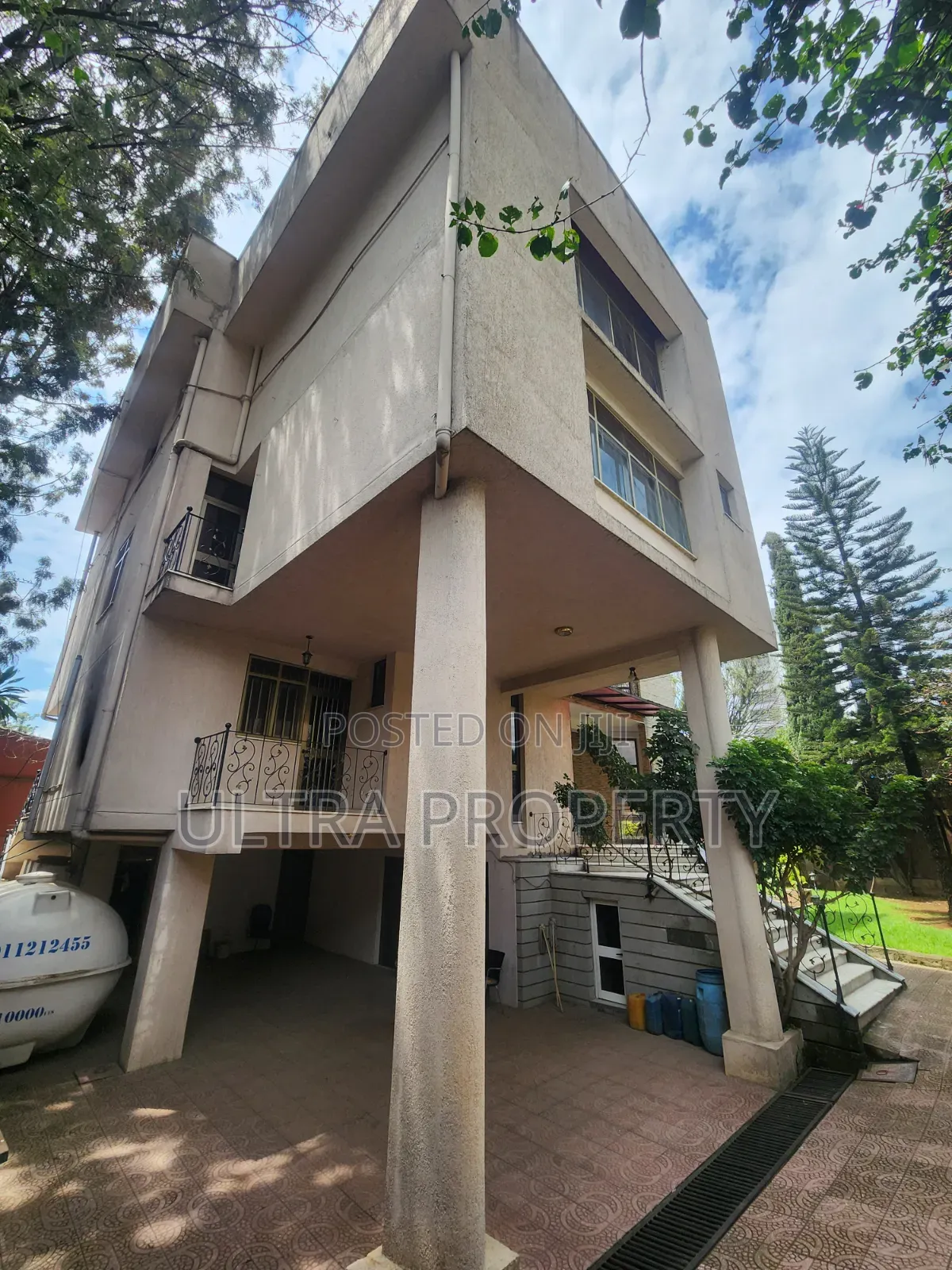 5bdrm House in Bole for rent