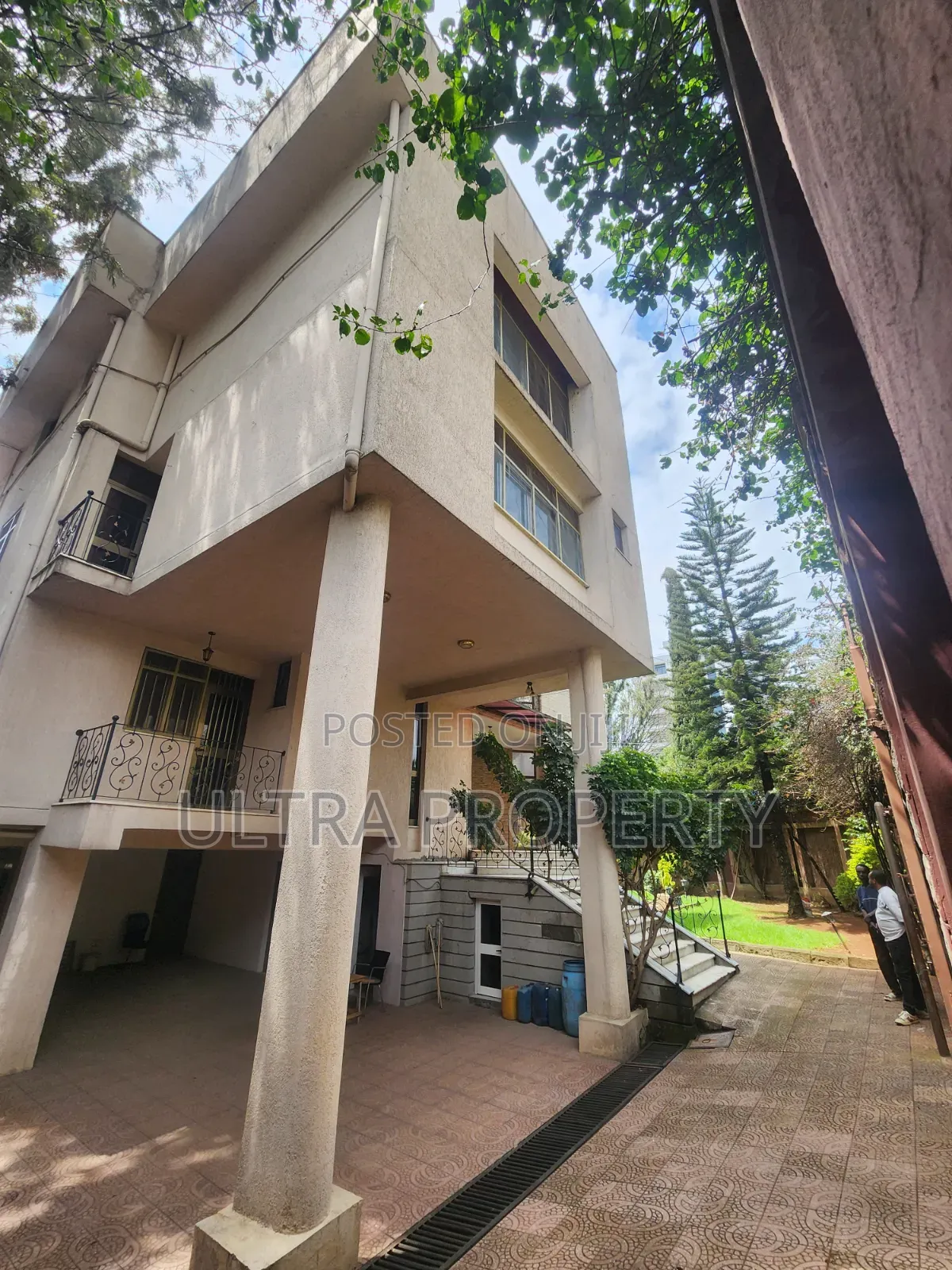 5bdrm House in Bole for rent