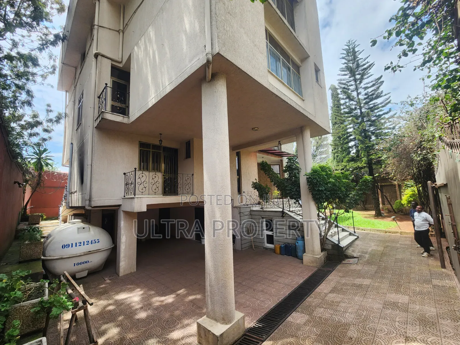 5bdrm House in Bole for rent