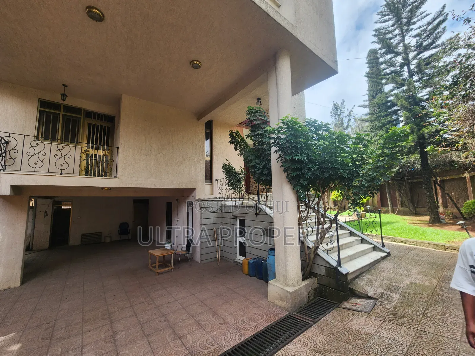 5bdrm House in Bole for rent