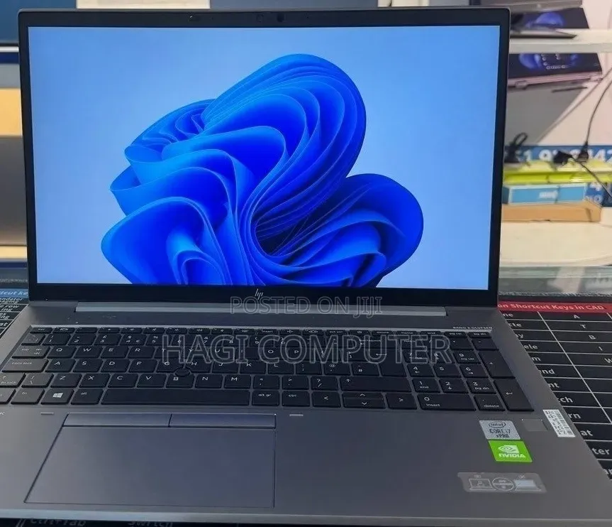 New Laptop HP ZBook Firefly 15 G7 16GB Intel Core i7 SSD 512GB