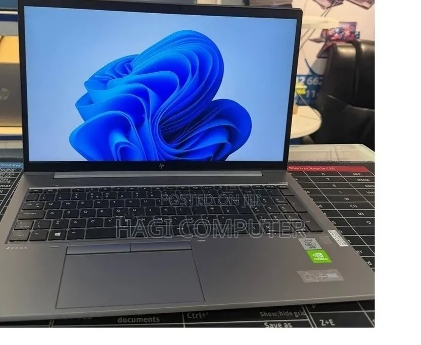 New Laptop HP ZBook Firefly 15 G7 16GB Intel Core i7 SSD 512GB