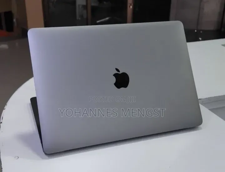 New Laptop Apple MacBook Pro 8GB Apple M1 Pro SSD 256GB