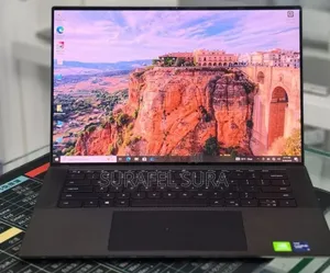 New Laptop Dell Precision 5560 16GB Intel Core i9 SSD 512GB