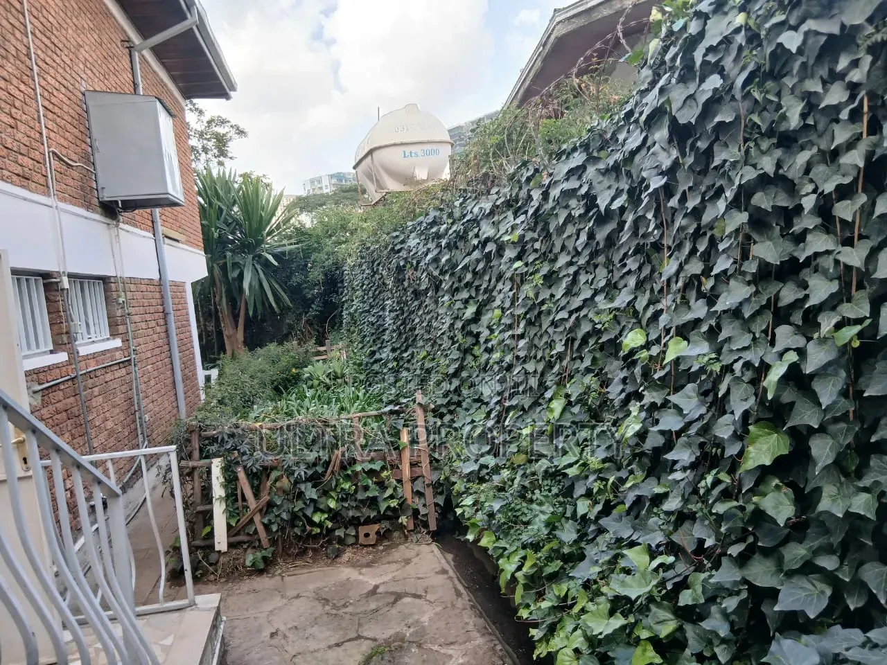 4bdrm House in Bole for rent
