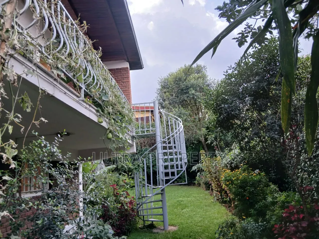 4bdrm House in Bole for rent
