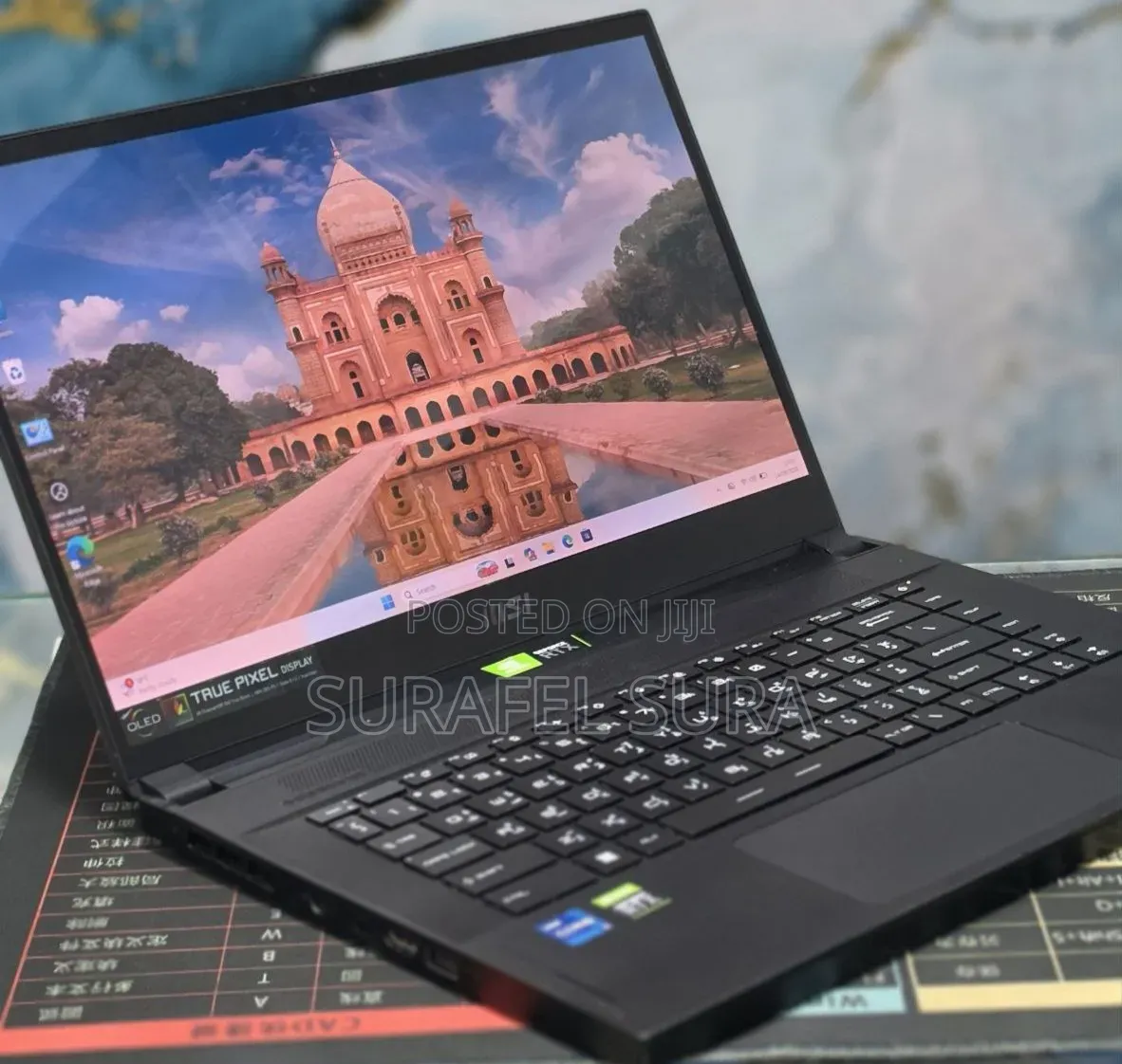 New Laptop MSI Creator 17 B11UE-224 32GB Intel Core i7 SSD 1T