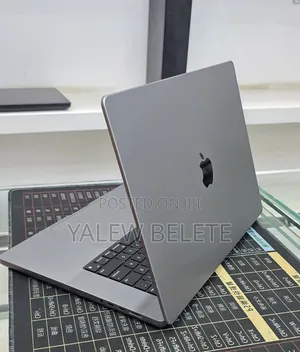 New Laptop Apple MacBook Pro 32GB Apple M1 Max SSD 1T