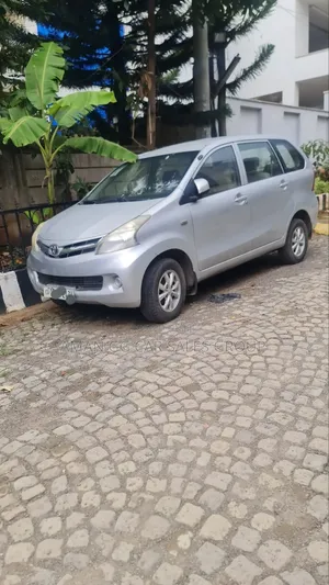 Toyota Avanza 2013 Silver