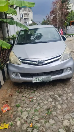 Toyota Avanza 2013 Silver