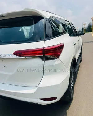 Toyota Fortuner 2023 White