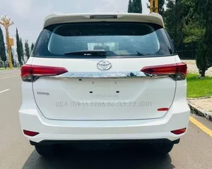 Toyota Fortuner 2023 White