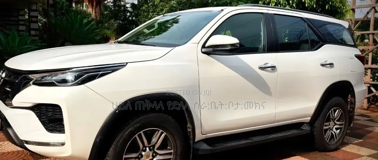Toyota Fortuner 2023 White