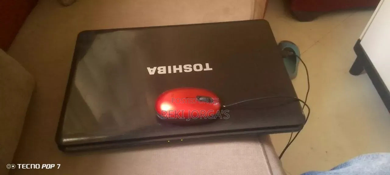 Laptop Toshiba 4GB Intel Core i3 HDD 500GB