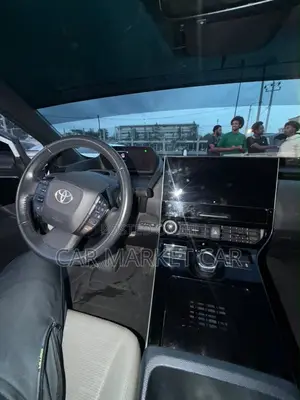 Toyota bZ4X 71.4 kWh AWD 2023 White