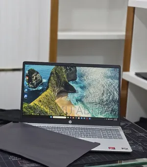 New Laptop HP 8GB AMD Ryzen 5 SSD 512GB