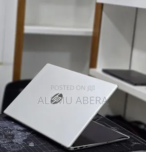 New Laptop HP 8GB AMD Ryzen 5 SSD 512GB
