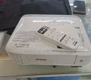 EEpson E-X39 Projector